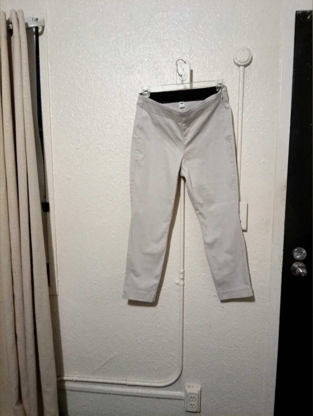 Old Navy Cream Trousers